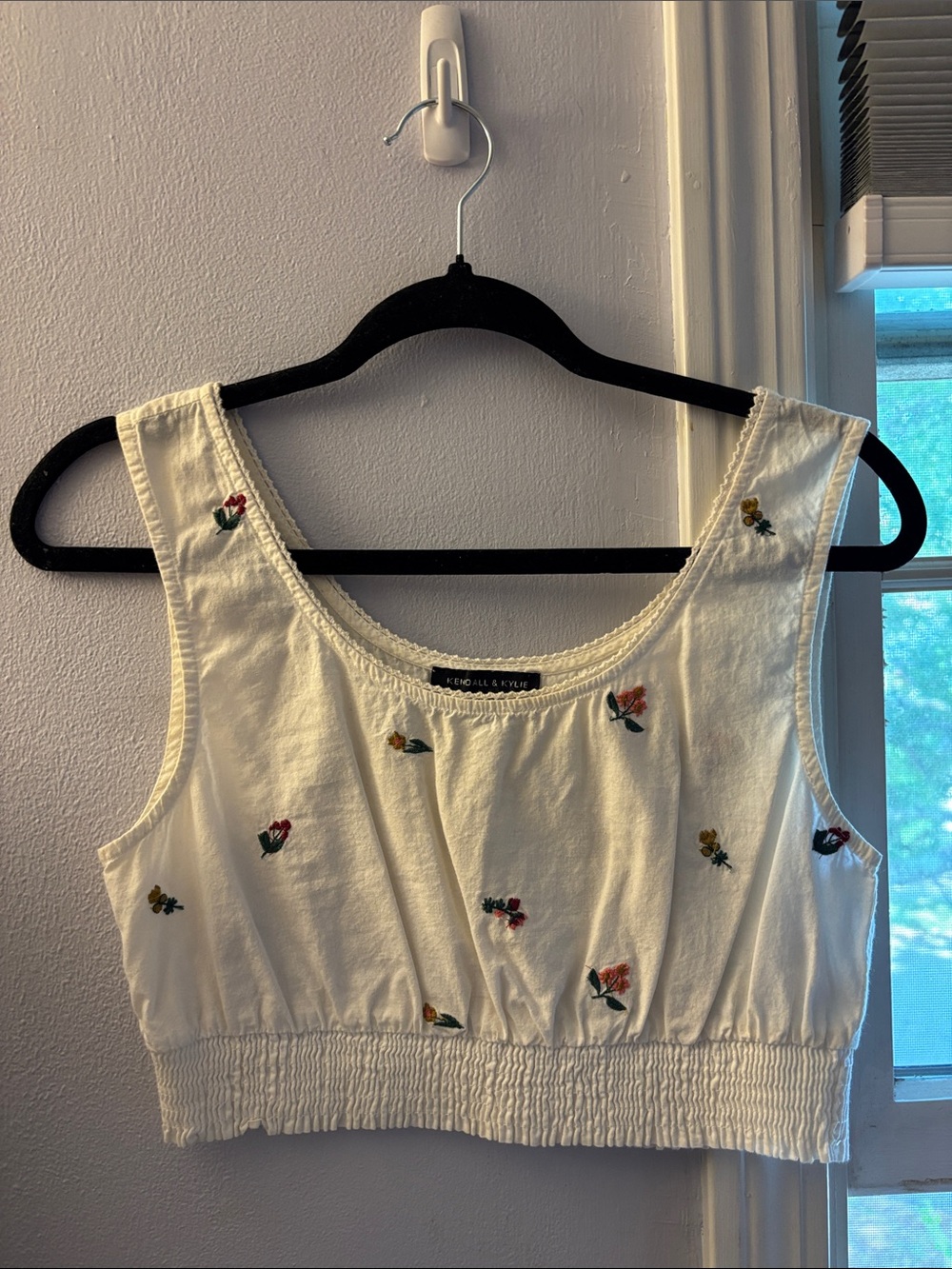 Embroidered White Cropped Tank Top
